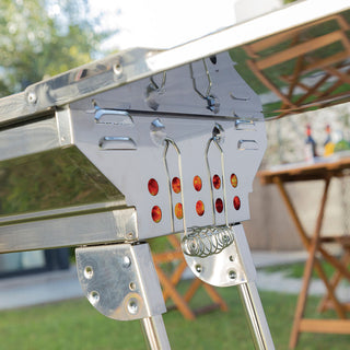 Zusammenklappbarer Holzkohlegrill und Outdoorküche aus Edelstahl