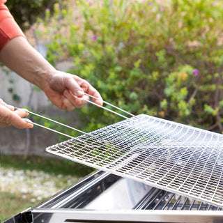 Zusammenklappbarer Holzkohlegrill und Outdoorküche aus Edelstahl