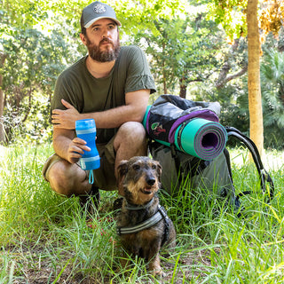 2 in 1 - Flasche mit Wasser- und Futterbehälter für Haustiere