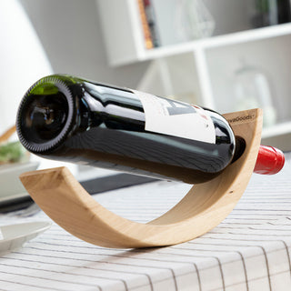 Pendelnder Weinflaschenhalter aus Holz