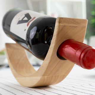 Pendelnder Weinflaschenhalter aus Holz